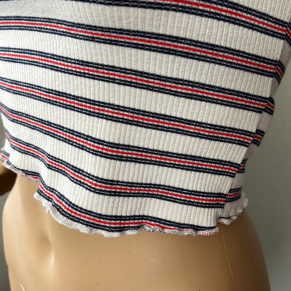 Timing Crop Top - Picture 6 of 9